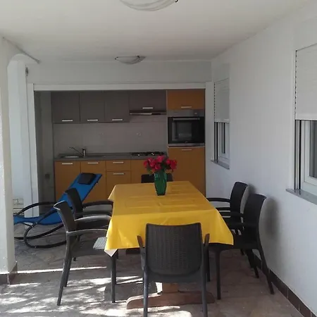 Apartment Milka By The Sea Karlobag Exterior photo